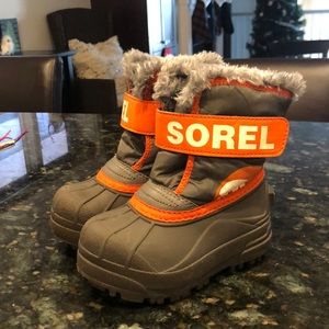 Sorel toddler boots like new